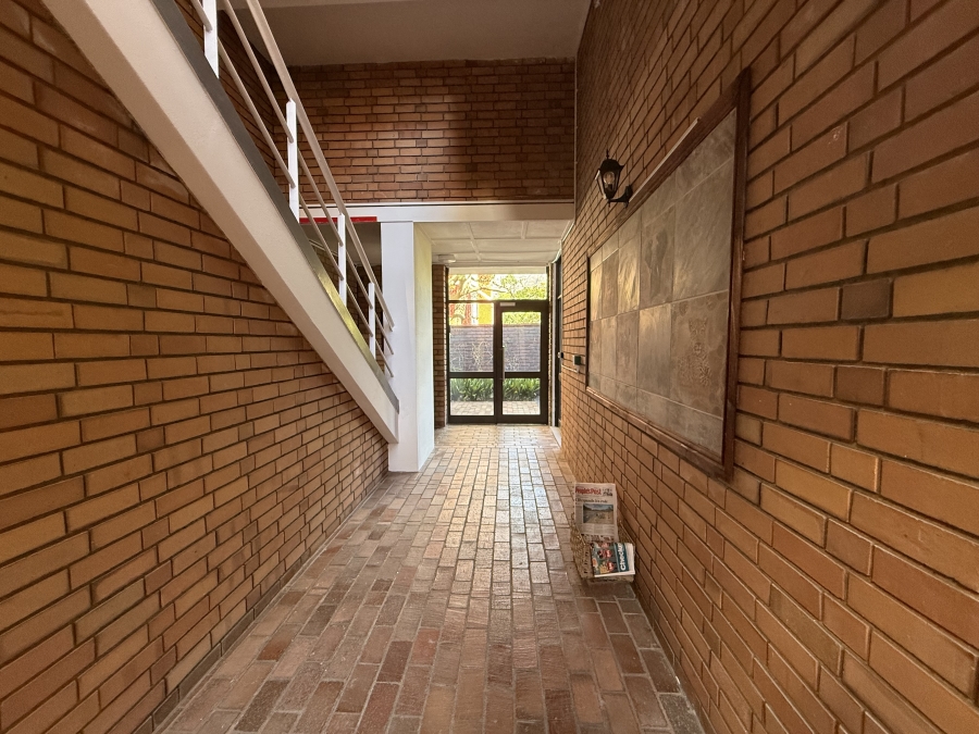 To Let 1 Bedroom Property for Rent in Rondebosch Western Cape